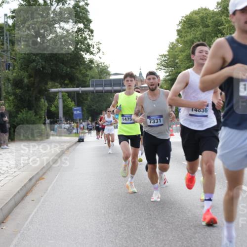 29.06.2025 - hella hamburg halbmarathon Jannik Wohlers http://msf.ph/oto/8176333 29.06.2025 09:42:18 Lombardsbrücke 5612, 7331, 7855, 9269, 10468, 11078, 11228, 12360, 13872, 13913, 14753, 14836, 16615, 17614, 18740, 19041, 19042, 19050, 19076, 19078 meine-sportfotos.de
