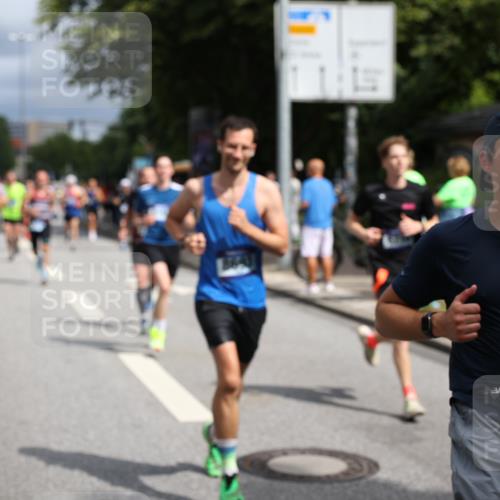 29.06.2025 - hella hamburg halbmarathon Yannick Fuchs http://msf.ph/oto/8176338 29.06.2025 10:41:51 20KM 51, 1460, 1592, 1604, 1613, 1696, 2284, 2839, 2864, 2869, 2953, 3976, 4093, 4377, 4528, 5022, 5650, 6009, 6134, 6168, 6716, 7962, 8693, 8852, 9626, 10969, 10988, 11021, 11283, 11518, 12679, 12685, 12706, 12724, 12870, 13672, 14618, 14619, 14730, 15333, 15350, 15478, 15479, 15973, 17172, 17229, 17451, 17743, 17846, 17905, 17915, 17979, 18104, 18430, 18758, 18856, 18922, 18974, 19127, 19181 meine-sportfotos.de