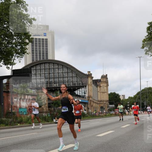 29.06.2025 - hella hamburg halbmarathon Yannick Fuchs http://msf.ph/oto/8176352 29.06.2025 10:27:26 20KM 1707, 1990, 5070, 5746, 6358, 7845, 7965, 8062, 8883, 9047, 10484, 10876, 11150, 11169, 11745, 11877, 11929, 13199, 13686, 13961, 14276, 14293, 15054, 15826, 16425, 16619, 16957, 18135, 18562, 18563 meine-sportfotos.de