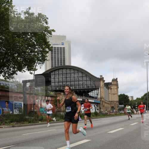 29.06.2025 - hella hamburg halbmarathon Yannick Fuchs http://msf.ph/oto/8176369 29.06.2025 10:27:26 20KM 1707, 1990, 5070, 5746, 6358, 7845, 7965, 8062, 8883, 9047, 10484, 10876, 11150, 11169, 11745, 11877, 11929, 13199, 13686, 13961, 14276, 14293, 15054, 15826, 16425, 16619, 16957, 18135, 18562, 18563 meine-sportfotos.de