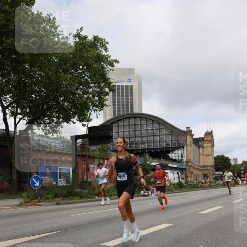 29.06.2025 - hella hamburg halbmarathon Yannick Fuchs http://msf.ph/oto/8176384 29.06.2025 10:27:26 20KM 1707, 1990, 5070, 5746, 6358, 7845, 7965, 8062, 8883, 9047, 10484, 10876, 11150, 11169, 11745, 11877, 11929, 13199, 13686, 13961, 14276, 14293, 15054, 15826, 16425, 16619, 16957, 18135, 18562, 18563 meine-sportfotos.de
