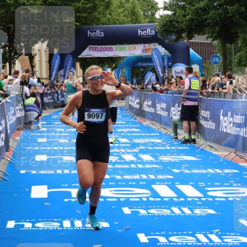 29.06.2025 - hella hamburg halbmarathon Zöllner http://msf.ph/oto/8176435 29.06.2025 10:27:20 Ziel 9097, 15136, 15583, 18037, 18124 meine-sportfotos.de