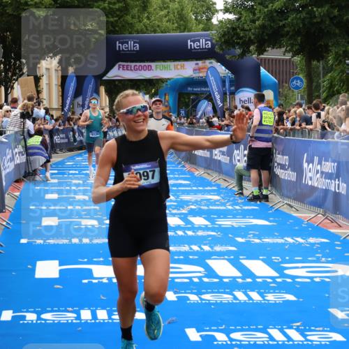 29.06.2025 - hella hamburg halbmarathon Zöllner http://msf.ph/oto/8176440 29.06.2025 10:27:21 Ziel 9097, 15136, 15583, 18037, 18124 meine-sportfotos.de