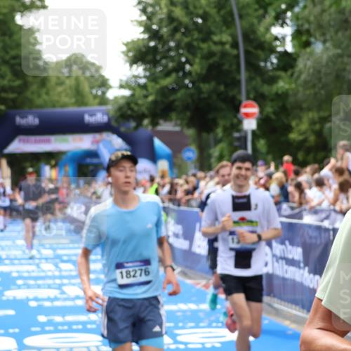 29.06.2025 - hella hamburg halbmarathon Zöllner http://msf.ph/oto/8176448 29.06.2025 10:37:56 Ziel 2404, 3480, 3530, 9643, 10793, 13148, 18103, 18276, 18277, 18529 meine-sportfotos.de