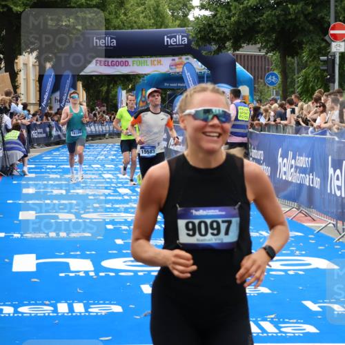 29.06.2025 - hella hamburg halbmarathon Zöllner http://msf.ph/oto/8176457 29.06.2025 10:27:21 Ziel 9097, 15136, 15583, 18037, 18124 meine-sportfotos.de