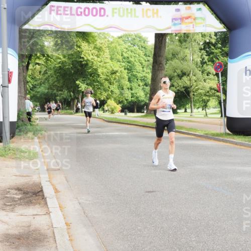 29.06.2025 - hella hamburg halbmarathon MichiJ http://msf.ph/oto/8176469 29.06.2025 10:16:23 Zwischen KM18-KM19 19076 meine-sportfotos.de