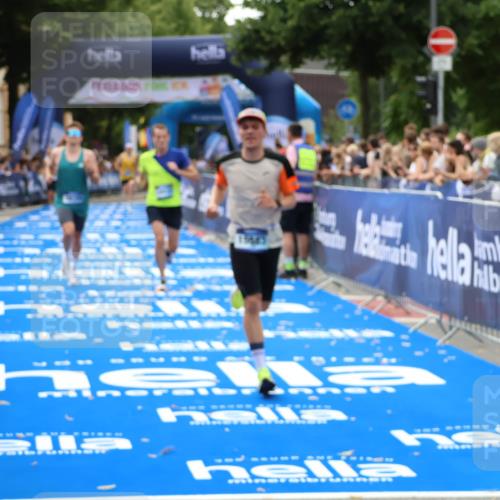 29.06.2025 - hella hamburg halbmarathon Zöllner http://msf.ph/oto/8176484 29.06.2025 10:27:22 Ziel 14019, 15136, 15576, 15583, 18037, 18124 meine-sportfotos.de