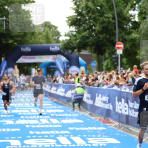 29.06.2025 - hella hamburg halbmarathon Zöllner http://msf.ph/oto/8176496 29.06.2025 10:37:57 Ziel 2404, 3480, 3530, 9643, 10793, 13148, 13900, 18103, 18529 meine-sportfotos.de