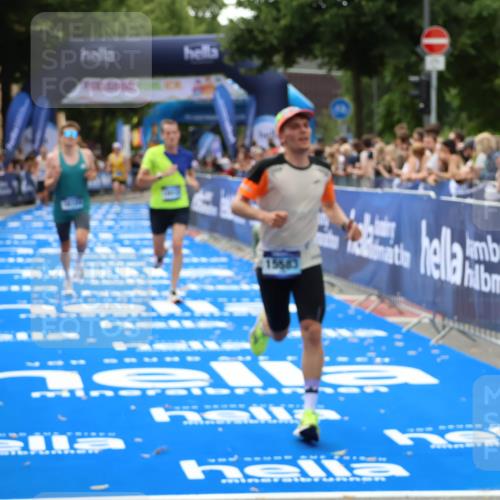29.06.2025 - hella hamburg halbmarathon Zöllner http://msf.ph/oto/8176498 29.06.2025 10:27:23 Ziel 14019, 15136, 15576, 15583, 18037, 18124 meine-sportfotos.de