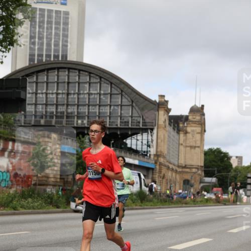 29.06.2025 - hella hamburg halbmarathon Yannick Fuchs http://msf.ph/oto/8176508 29.06.2025 10:27:29 20KM 1707, 1990, 4463, 6358, 7845, 7965, 8062, 9047, 10876, 11150, 11169, 11745, 11877, 11929, 13199, 13686, 13961, 14028, 14276, 14293, 15054, 16425, 16619, 16957, 18135, 18562, 18563 meine-sportfotos.de