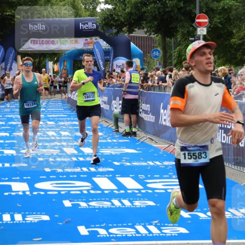 29.06.2025 - hella hamburg halbmarathon Zöllner http://msf.ph/oto/8176526 29.06.2025 10:27:23 Ziel 14019, 15136, 15576, 15583, 18037, 18124 meine-sportfotos.de