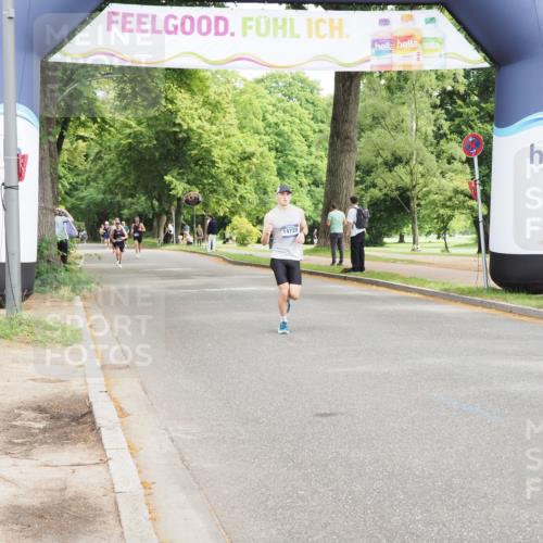 29.06.2025 - hella hamburg halbmarathon MichiJ http://msf.ph/oto/8176527 29.06.2025 10:16:26 Zwischen KM18-KM19 14019, 14728 meine-sportfotos.de