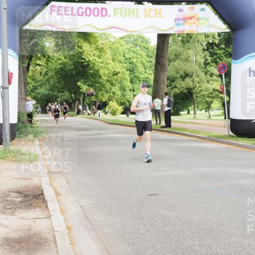 29.06.2025 - hella hamburg halbmarathon MichiJ http://msf.ph/oto/8176547 29.06.2025 10:16:26 Zwischen KM18-KM19 14019, 14728 meine-sportfotos.de
