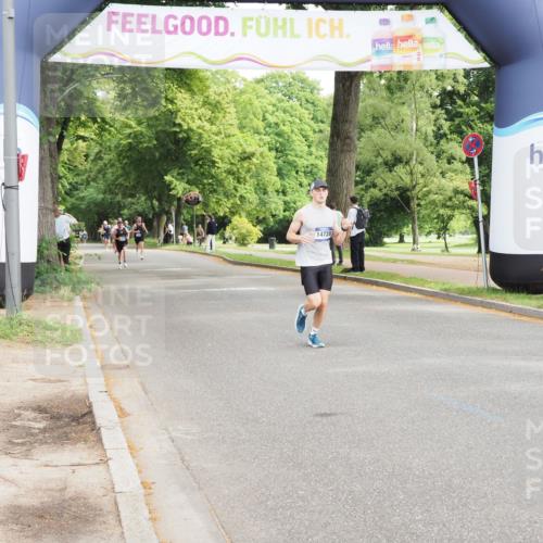 29.06.2025 - hella hamburg halbmarathon MichiJ http://msf.ph/oto/8176558 29.06.2025 10:16:26 Zwischen KM18-KM19 14019, 14728 meine-sportfotos.de