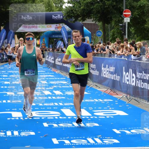 29.06.2025 - hella hamburg halbmarathon Zöllner http://msf.ph/oto/8176572 29.06.2025 10:27:24 Ziel 14019, 15136, 15576, 15583, 18037, 18124 meine-sportfotos.de