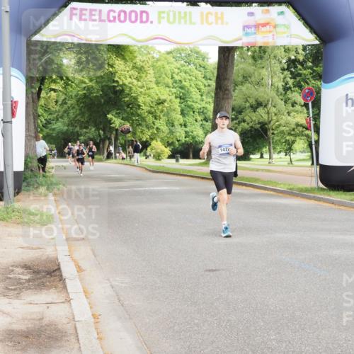 29.06.2025 - hella hamburg halbmarathon MichiJ http://msf.ph/oto/8176583 29.06.2025 10:16:26 Zwischen KM18-KM19 14019, 14728 meine-sportfotos.de