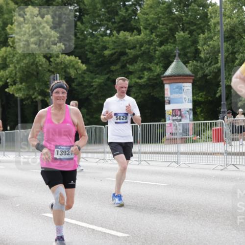 29.06.2025 - hella hamburg halbmarathon Jannik Wohlers http://msf.ph/oto/8176608 29.06.2025 10:22:27 Lombardsbrücke 1029, 1853, 2294, 2766, 3003, 3029, 3034, 3600, 3601, 5223, 5343, 5629, 7188, 7190, 7266, 7529, 7925, 9256, 9913, 10205, 10826, 11665, 12190, 13921, 14525, 14633, 14801, 15469, 15870, 16565, 16566, 16618, 16801, 16863, 17657 meine-sportfotos.de