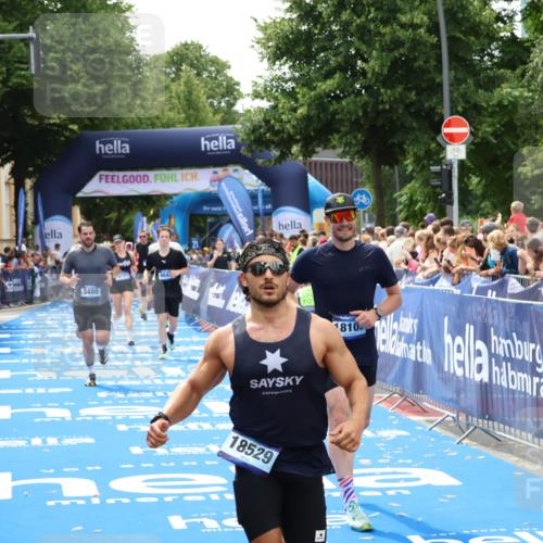 29.06.2025 - hella hamburg halbmarathon Zöllner http://msf.ph/oto/8176609 29.06.2025 10:37:59 Ziel 3480, 3530, 7229, 9643, 10793, 12915, 13900, 15303, 18103, 18529 meine-sportfotos.de