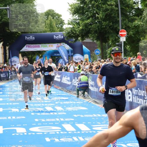 29.06.2025 - hella hamburg halbmarathon Zöllner http://msf.ph/oto/8176629 29.06.2025 10:38:00 Ziel 3480, 3530, 7229, 9643, 10793, 11952, 12915, 13900, 15303, 16698, 18103, 18529 meine-sportfotos.de