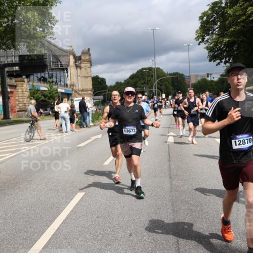 29.06.2025 - hella hamburg halbmarathon Yannick Fuchs http://msf.ph/oto/8176663 29.06.2025 10:41:58 20KM 51, 1604, 1613, 1696, 2284, 2708, 2839, 2864, 2869, 2953, 3976, 4377, 4528, 5022, 6009, 6134, 6168, 6716, 7599, 7962, 8234, 8693, 8927, 9544, 9626, 10969, 10988, 11283, 12679, 12685, 12870, 13007, 13672, 13948, 14618, 14619, 14730, 15333, 15350, 15478, 15479, 17172, 17451, 17905, 17915, 17979, 18104, 18430, 18758, 18856, 18922, 18974, 19181 meine-sportfotos.de