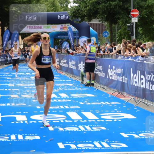 29.06.2025 - hella hamburg halbmarathon Zöllner http://msf.ph/oto/8176672 29.06.2025 10:27:27 Ziel 4678, 14019, 15136, 15576, 18567 meine-sportfotos.de