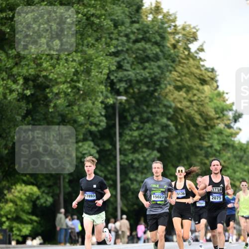 29.06.2025 - hella hamburg halbmarathon Dr. Thomas Lammeyer http://msf.ph/oto/8176679 29.06.2025 09:46:45 Kennedybrücke 2075, 2180, 2203, 2483, 6090, 7380, 8318, 8376, 9804, 10351 meine-sportfotos.de