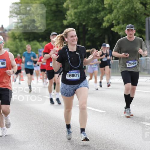 29.06.2025 - hella hamburg halbmarathon Jannik Wohlers http://msf.ph/oto/8176686 29.06.2025 10:22:28 Lombardsbrücke 1029, 1853, 2766, 3003, 3029, 3034, 3600, 3601, 5223, 5629, 6784, 6785, 7266, 7529, 7925, 9133, 9256, 9913, 10205, 10826, 12190, 13921, 14525, 14633, 14801, 15469, 15870, 16565, 16566, 16618, 16801, 16863, 17657 meine-sportfotos.de