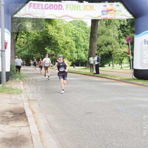 29.06.2025 - hella hamburg halbmarathon MichiJ http://msf.ph/oto/8176695 29.06.2025 10:16:32 Zwischen KM18-KM19 14019, 14728, 17258 meine-sportfotos.de