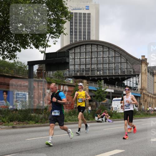 29.06.2025 - hella hamburg halbmarathon Yannick Fuchs http://msf.ph/oto/8176712 29.06.2025 10:27:38 20KM 1990, 4463, 6358, 8062, 11169, 11745, 11877, 12899, 12987, 13199, 13686, 13961, 14028, 14276, 14908, 15054, 16425, 16619, 17151, 18562, 19059 meine-sportfotos.de