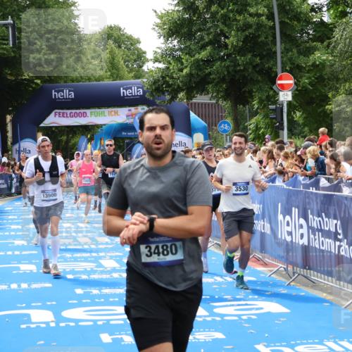 29.06.2025 - hella hamburg halbmarathon Zöllner http://msf.ph/oto/8176717 29.06.2025 10:38:03 Ziel 3480, 3530, 7229, 8091, 9643, 9944, 10793, 11049, 11952, 12915, 13900, 14274, 15303, 16698 meine-sportfotos.de