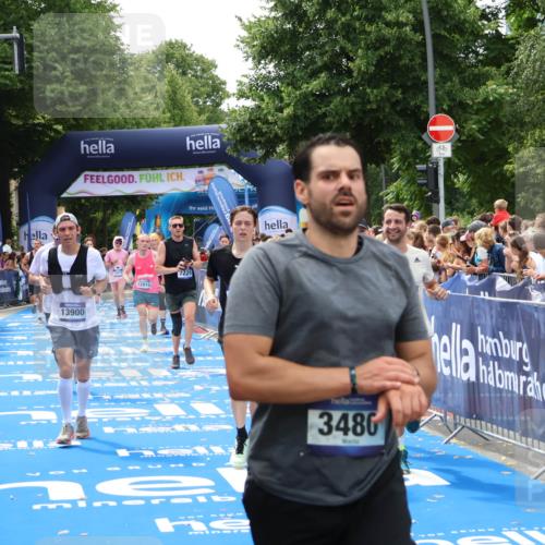 29.06.2025 - hella hamburg halbmarathon Zöllner http://msf.ph/oto/8176726 29.06.2025 10:38:03 Ziel 3480, 3530, 7229, 8091, 9643, 9944, 10793, 11049, 11952, 12915, 13900, 14274, 15303, 16698 meine-sportfotos.de