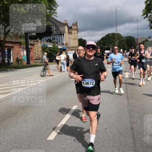 29.06.2025 - hella hamburg halbmarathon Yannick Fuchs http://msf.ph/oto/8176731 29.06.2025 10:41:58 20KM 51, 1604, 1613, 1696, 2284, 2708, 2839, 2864, 2869, 2953, 3976, 4377, 4528, 5022, 6009, 6134, 6168, 6716, 7599, 7962, 8234, 8693, 8927, 9544, 9626, 10969, 10988, 11283, 12679, 12685, 12870, 13007, 13672, 13948, 14618, 14619, 14730, 15333, 15350, 15478, 15479, 17172, 17451, 17905, 17915, 17979, 18104, 18430, 18758, 18856, 18922, 18974, 19181 meine-sportfotos.de