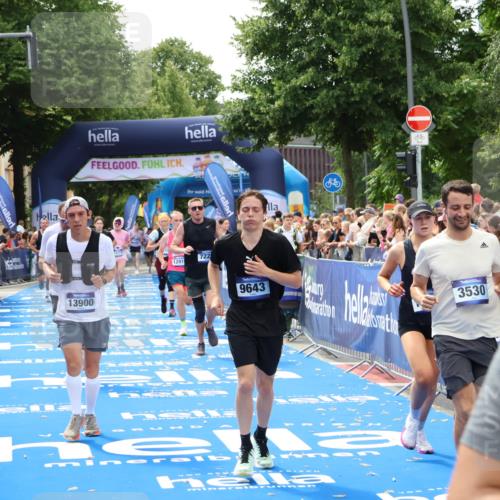29.06.2025 - hella hamburg halbmarathon Zöllner http://msf.ph/oto/8176755 29.06.2025 10:38:04 Ziel 3530, 7229, 8091, 9643, 9944, 10793, 11049, 11952, 12915, 13900, 14274, 15303, 16698 meine-sportfotos.de