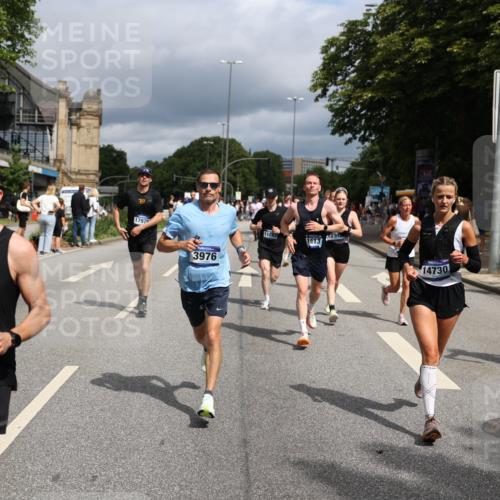 29.06.2025 - hella hamburg halbmarathon Yannick Fuchs http://msf.ph/oto/8176768 29.06.2025 10:41:59 20KM 51, 1604, 1613, 1696, 2284, 2708, 2839, 2864, 2869, 2953, 3976, 4377, 4528, 4601, 5022, 6009, 6134, 6168, 7599, 7962, 8234, 8927, 9544, 9626, 10969, 10988, 11283, 12679, 12685, 12870, 13007, 13672, 13948, 14618, 14619, 14730, 15333, 15350, 15478, 15479, 17172, 17451, 17905, 17915, 17979, 18104, 18430, 18758, 18856, 18922, 18974, 19181 meine-sportfotos.de