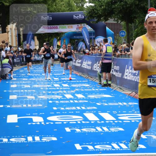 29.06.2025 - hella hamburg halbmarathon Zöllner http://msf.ph/oto/8176783 29.06.2025 10:27:31 Ziel 4678, 9804, 13941, 14019, 15576, 18567, 19114 meine-sportfotos.de
