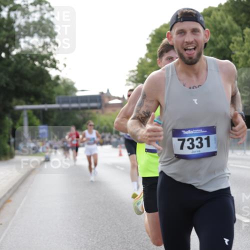 29.06.2025 - hella hamburg halbmarathon Jannik Wohlers http://msf.ph/oto/8176804 29.06.2025 09:42:20 Lombardsbrücke 5612, 7331, 7855, 9269, 10468, 11078, 11228, 12360, 13872, 13913, 14753, 14836, 16615, 17614, 18740, 19041, 19042, 19050, 19076, 19078 meine-sportfotos.de