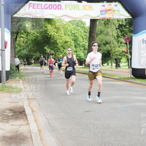 29.06.2025 - hella hamburg halbmarathon MichiJ http://msf.ph/oto/8176821 29.06.2025 10:16:34 Zwischen KM18-KM19 17258 meine-sportfotos.de