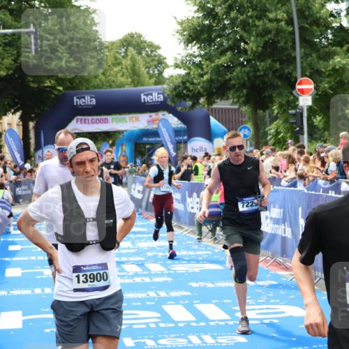29.06.2025 - hella hamburg halbmarathon Zöllner http://msf.ph/oto/8176827 29.06.2025 10:38:06 Ziel 7229, 8091, 9944, 11049, 11952, 12915, 13900, 14274, 15303, 15382, 16698 meine-sportfotos.de