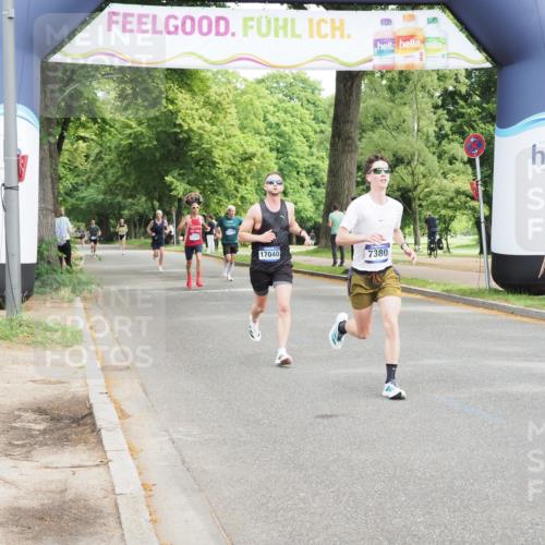 29.06.2025 - hella hamburg halbmarathon MichiJ http://msf.ph/oto/8176838 29.06.2025 10:16:35 Zwischen KM18-KM19 7380, 17258 meine-sportfotos.de