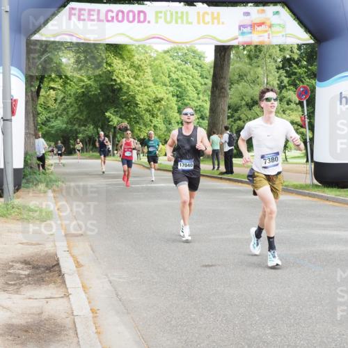 29.06.2025 - hella hamburg halbmarathon MichiJ http://msf.ph/oto/8176857 29.06.2025 10:16:35 Zwischen KM18-KM19 7380, 17258 meine-sportfotos.de
