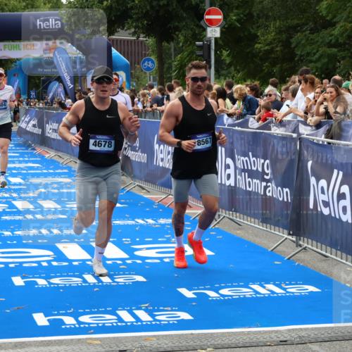 29.06.2025 - hella hamburg halbmarathon Zöllner http://msf.ph/oto/8176866 29.06.2025 10:27:35 Ziel 2203, 4678, 7651, 9804, 12341, 13941, 17354, 18567, 19114 meine-sportfotos.de