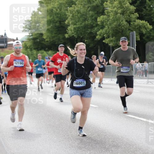 29.06.2025 - hella hamburg halbmarathon Jannik Wohlers http://msf.ph/oto/8176873 29.06.2025 10:22:29 Lombardsbrücke 1029, 1853, 2766, 3003, 3029, 3034, 3600, 5223, 5629, 6784, 6785, 7266, 7891, 7925, 9133, 9913, 10205, 10826, 12190, 13560, 13921, 14525, 14633, 14801, 15469, 15870, 16565, 16566, 16618, 16801, 16863, 17657 meine-sportfotos.de
