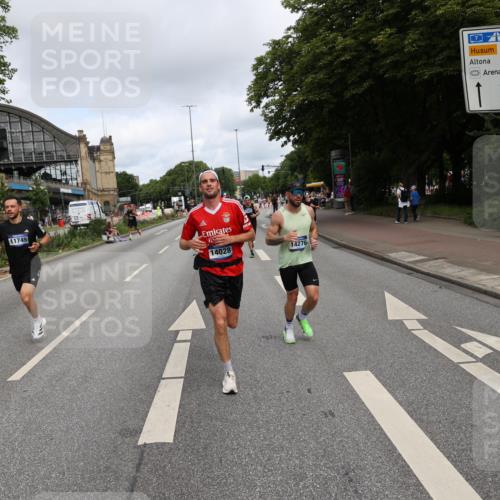 29.06.2025 - hella hamburg halbmarathon Yannick Fuchs http://msf.ph/oto/8176880 29.06.2025 10:27:46 20KM 1990, 4463, 4679, 4749, 8062, 10453, 11745, 11877, 12290, 12899, 12987, 13199, 13686, 13961, 14028, 14276, 14908, 15054, 16425, 16619, 17056, 17151, 18679, 19059 meine-sportfotos.de