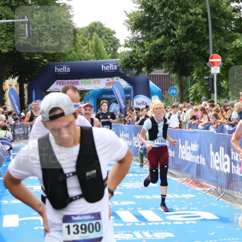 29.06.2025 - hella hamburg halbmarathon Zöllner http://msf.ph/oto/8176882 29.06.2025 10:38:07 Ziel 7229, 8091, 9944, 11049, 11952, 12915, 14274, 15303, 15382, 16698, 17623 meine-sportfotos.de
