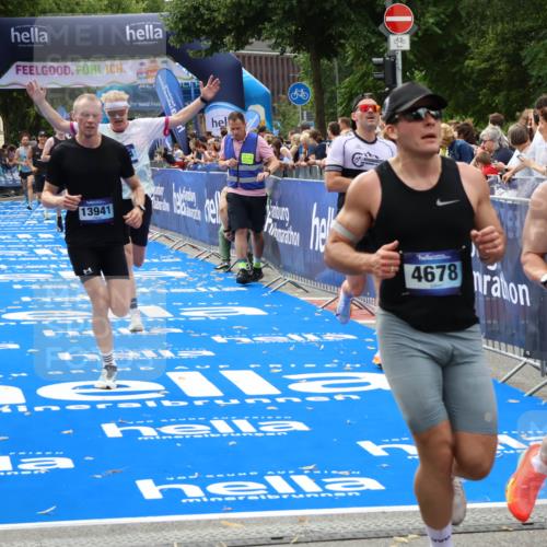 29.06.2025 - hella hamburg halbmarathon Zöllner http://msf.ph/oto/8176900 29.06.2025 10:27:36 Ziel 2203, 4678, 7651, 9804, 12341, 13941, 17354, 18567, 18832, 19114 meine-sportfotos.de