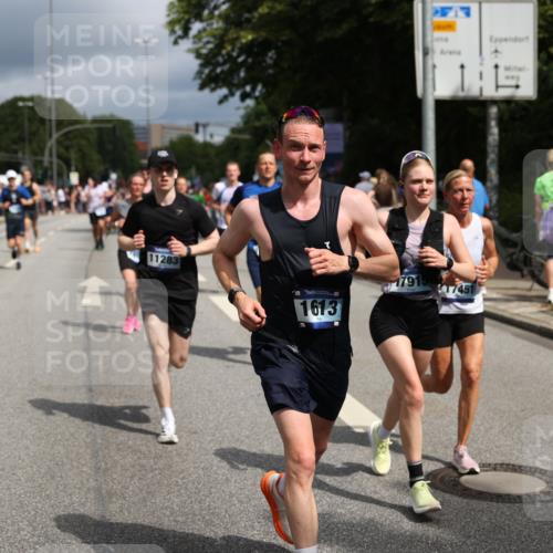 29.06.2025 - hella hamburg halbmarathon Yannick Fuchs http://msf.ph/oto/8176907 29.06.2025 10:42:01 20KM 51, 1604, 1613, 1696, 2213, 2284, 2708, 2839, 2869, 2953, 3976, 4377, 4528, 4601, 5022, 5528, 6009, 6134, 7599, 8234, 8927, 9544, 9626, 10969, 10988, 11283, 11961, 12679, 12685, 12870, 13007, 13672, 13948, 14383, 14618, 14619, 14730, 15333, 15350, 15478, 15479, 17172, 17451, 17905, 17915, 17979, 18104, 18430, 18758, 18856, 18922, 18974, 19181 meine-sportfotos.de