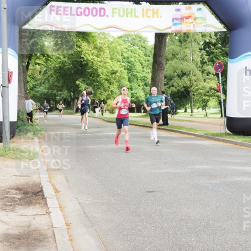 29.06.2025 - hella hamburg halbmarathon MichiJ http://msf.ph/oto/8176937 29.06.2025 10:16:37 Zwischen KM18-KM19 7380, 12992, 13779, 17040, 17258 meine-sportfotos.de