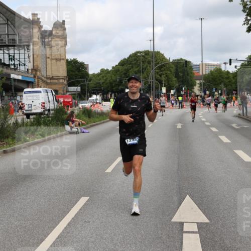 29.06.2025 - hella hamburg halbmarathon Yannick Fuchs http://msf.ph/oto/8176961 29.06.2025 10:27:50 20KM 4463, 4679, 4749, 7723, 8062, 10453, 11745, 11877, 12290, 12899, 12987, 13686, 13961, 14028, 14167, 14276, 14908, 16425, 17056, 17151, 17175, 18679, 19059 meine-sportfotos.de