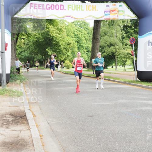 29.06.2025 - hella hamburg halbmarathon MichiJ http://msf.ph/oto/8176962 29.06.2025 10:16:37 Zwischen KM18-KM19 7380, 12992, 13779, 17040, 17258 meine-sportfotos.de