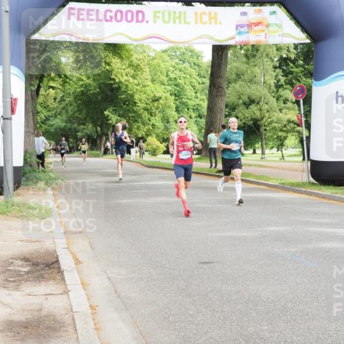 29.06.2025 - hella hamburg halbmarathon MichiJ http://msf.ph/oto/8176971 29.06.2025 10:16:37 Zwischen KM18-KM19 7380, 12992, 13779, 17040, 17258 meine-sportfotos.de